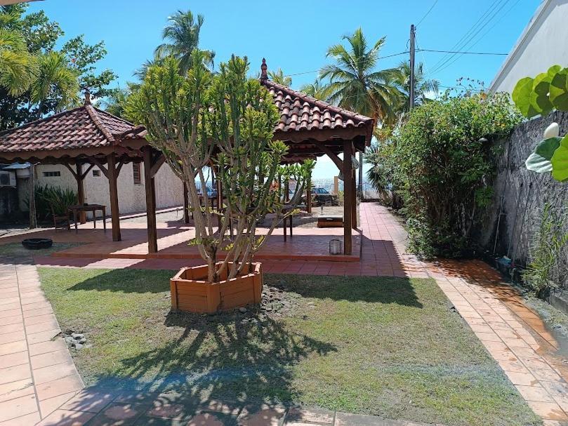 Votre Bungalow "Petit Tresor" Vintage 80 Le Carbet Exterior foto